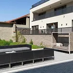 Laurichhof 公寓式酒店 皮尔纳