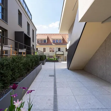 Laurichhof 4* פירנה